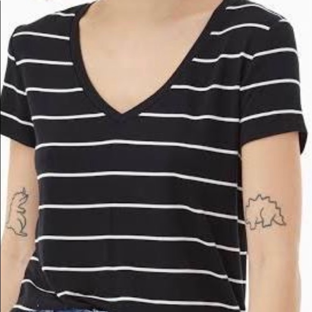 Simply Styled striped v neck tee